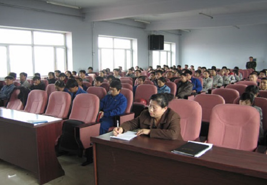 員工參加《消防法》暨消防知識培訓(xùn)班