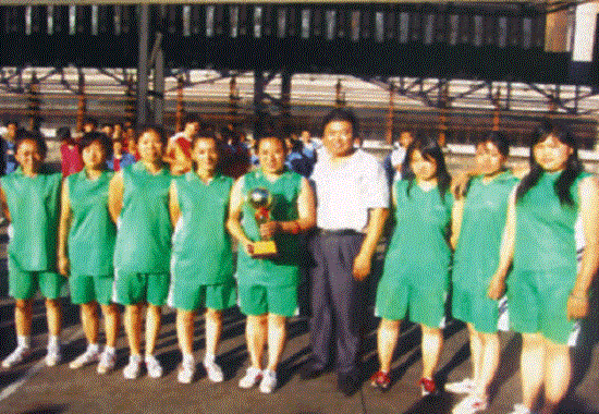 女子籃球隊(duì)頒獎(jiǎng)