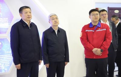 黑龍江省委副秘書長王輝蒞臨寶泰隆參觀調研